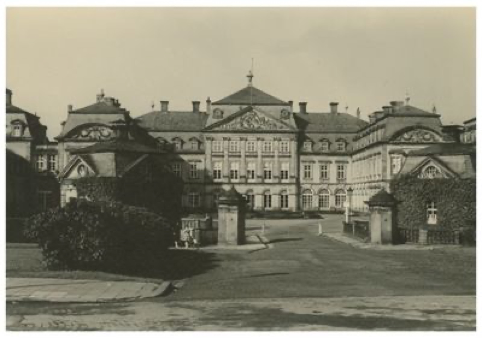 Arolsen, Kreis der Twiste, Arolsen Castle
