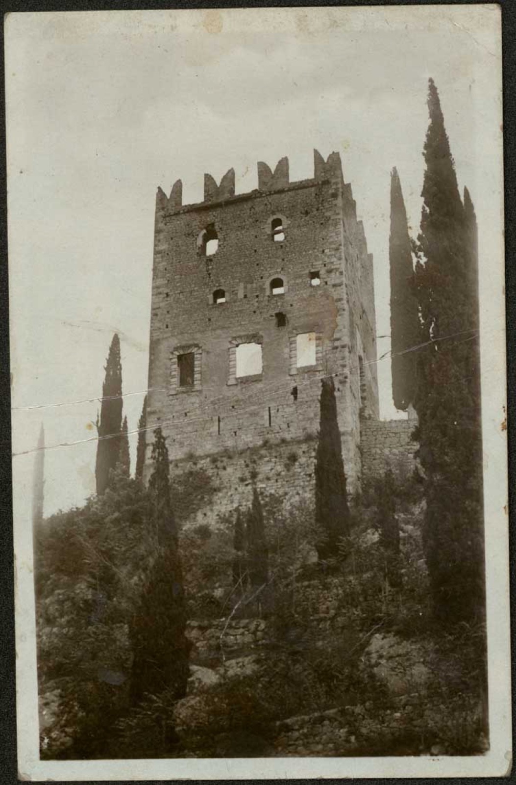 Arch of Trento - Castello, Castello di Arco