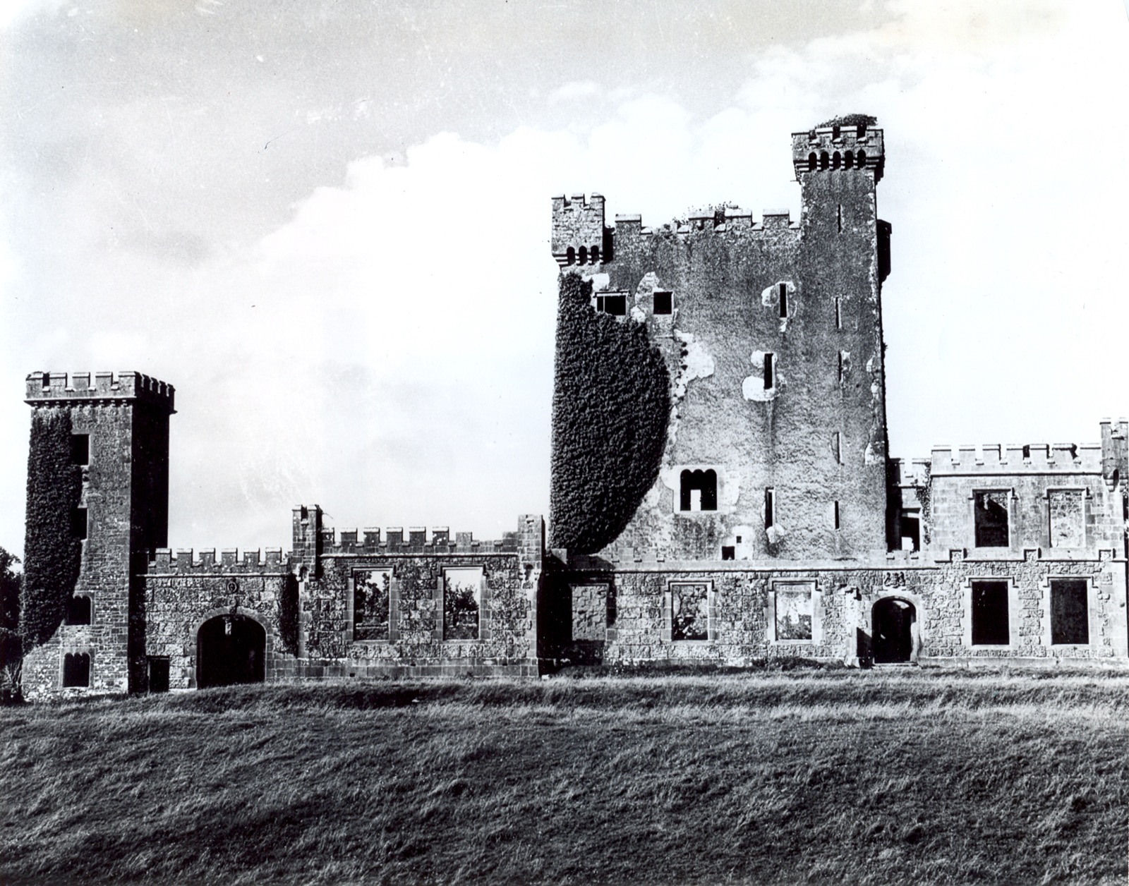 Knappogue Castle, Knappogue Castle