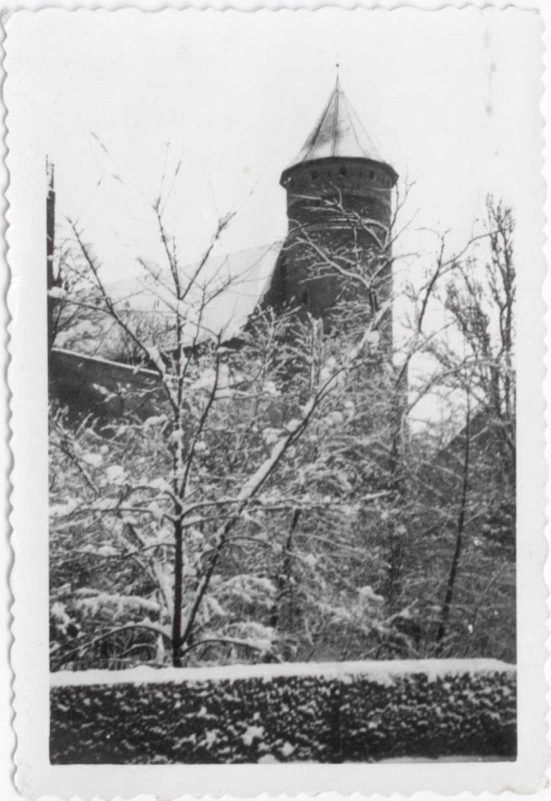 Zamek olsztyński zimą, Olsztyn Castle
