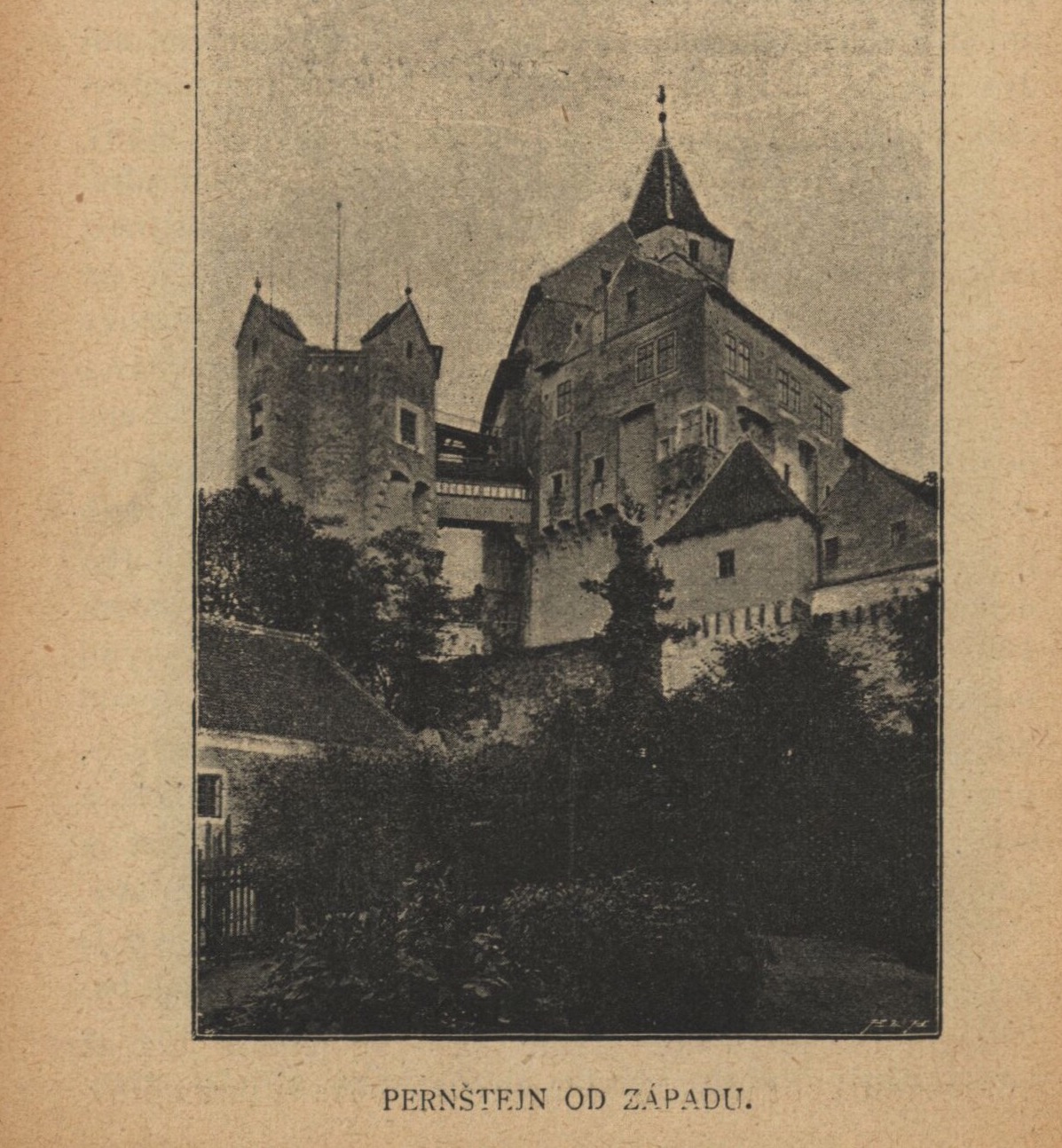 PERNŠTEIN OD ZÁPADU., Pernštejn Castle