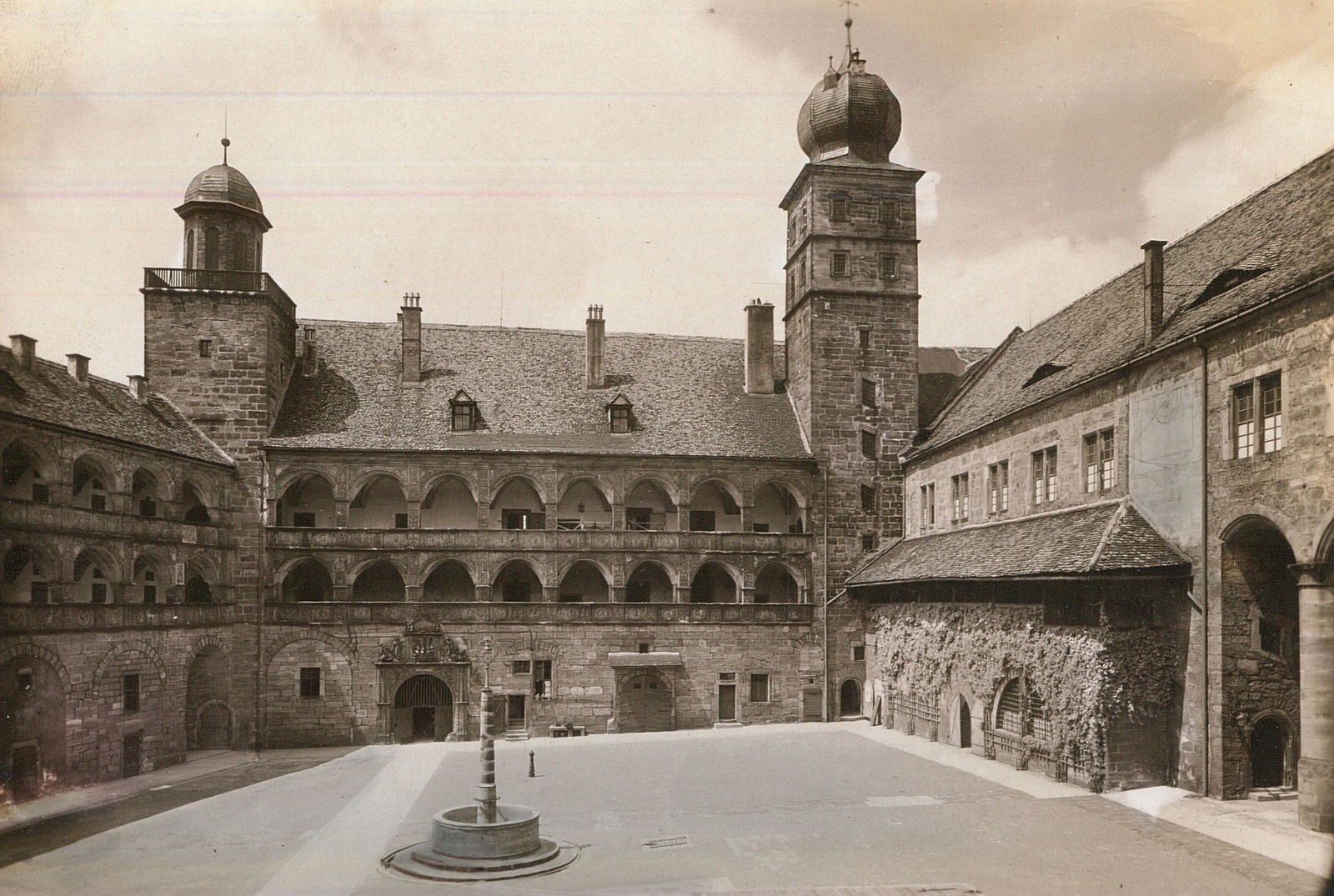 Plassenburg, Schöner Hof, Plassenburg