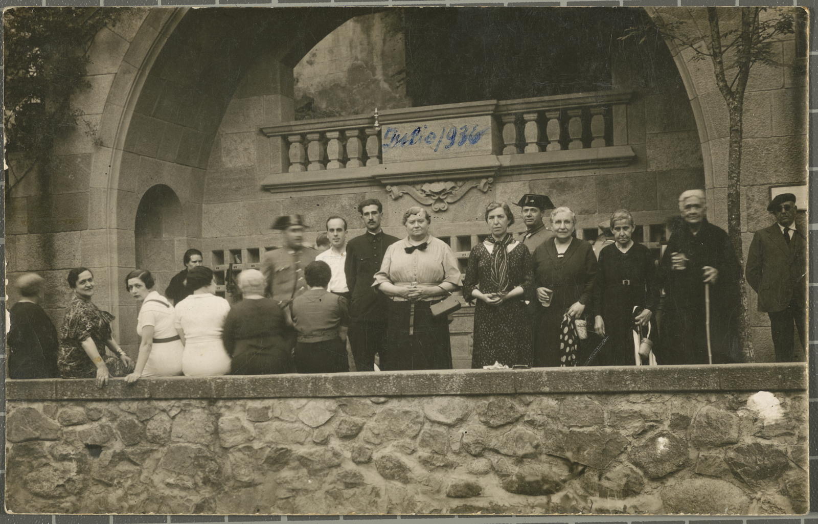 [Casament al Castell de Requesens], Requesens Castle
