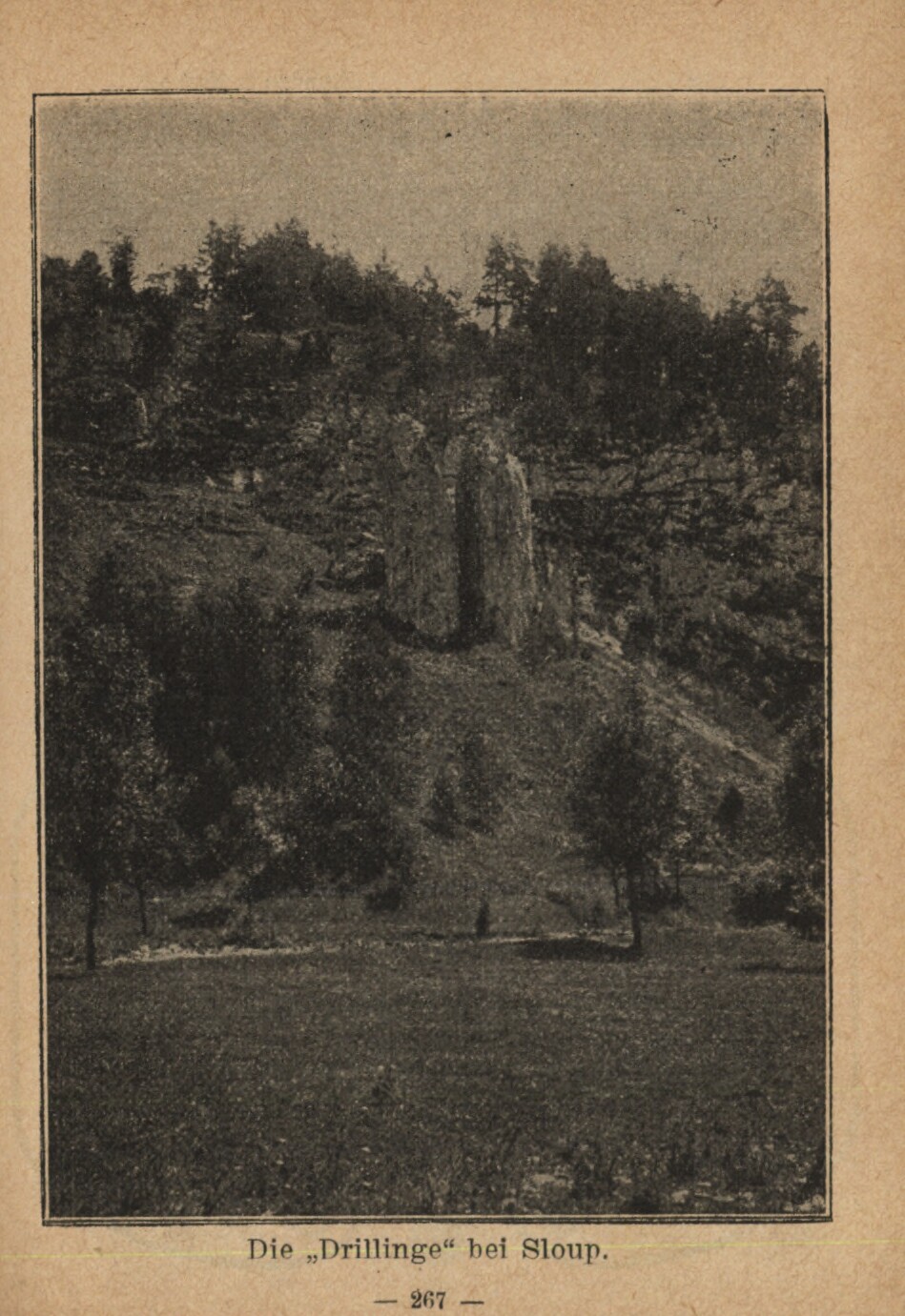 Die „Drillinge“ bei Sloup., Sloup Castle