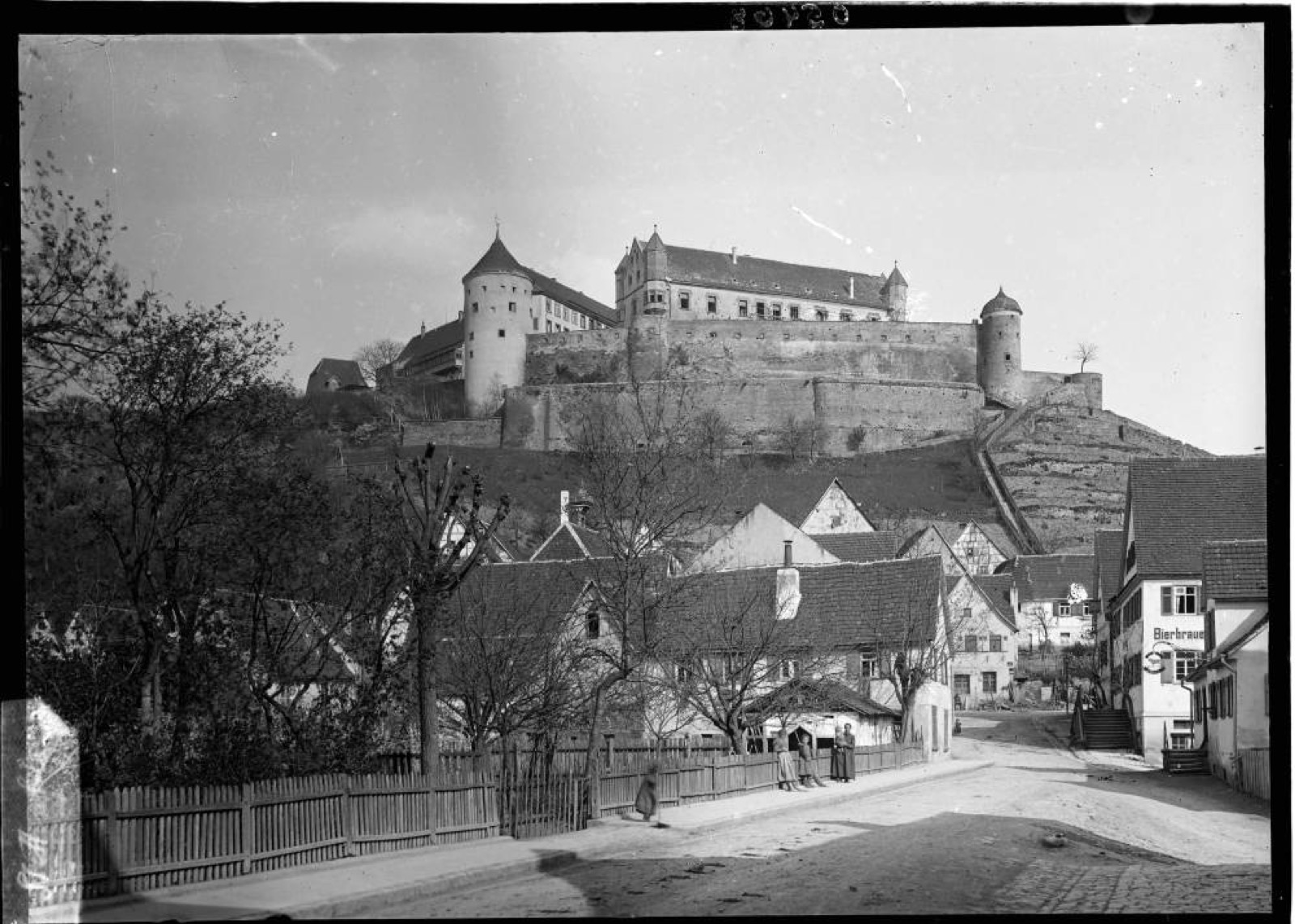 Stettenfels Ortsbild im Hintergrund die Burg Stettenfels, Stettenfels Castle
