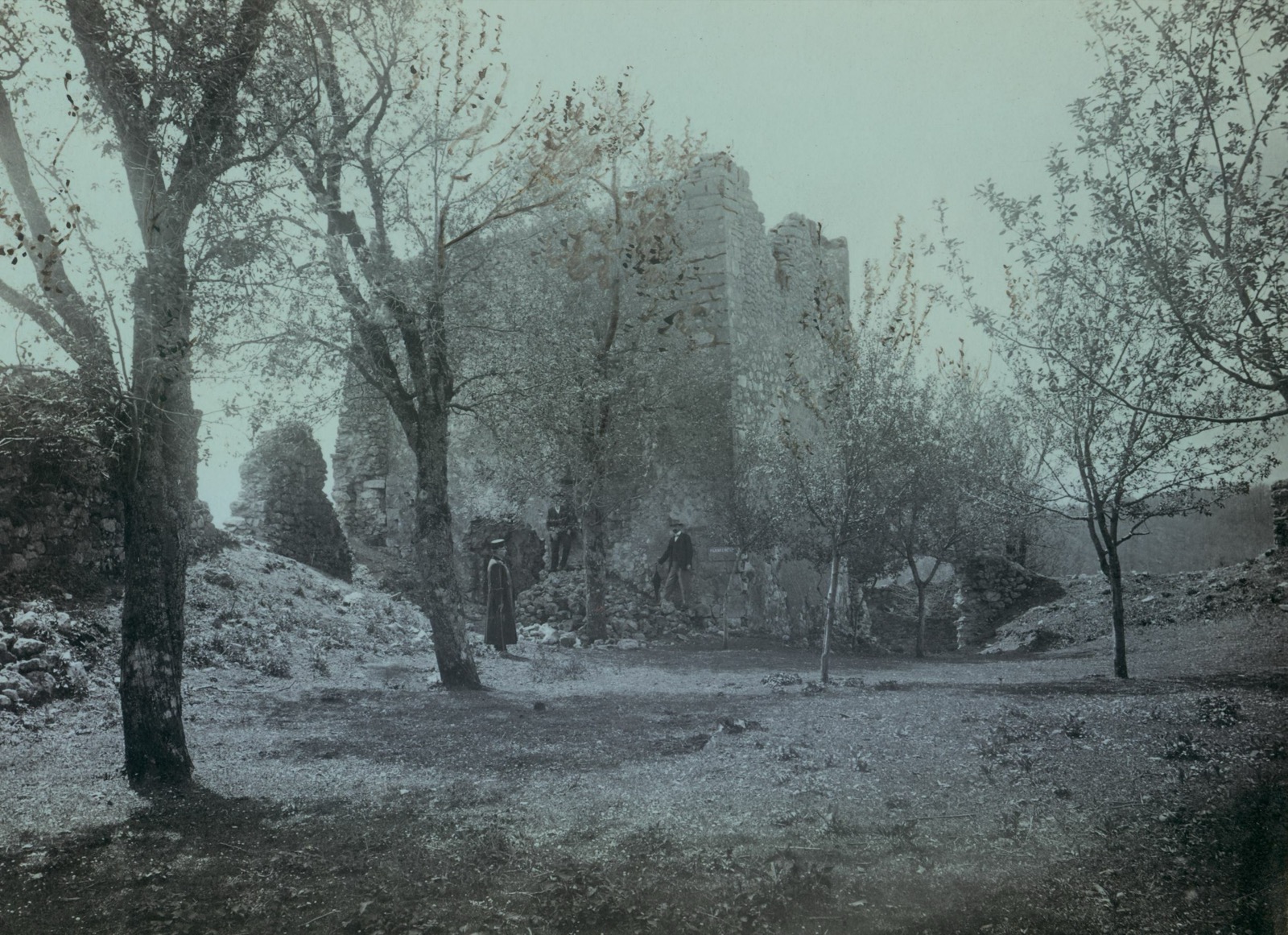 Zrin (Dvor na Uni) - Grad srednjovjekovni, detalj: glavna kula iz unutarnjeg dvorišta, Zrin Castle